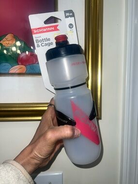 Schwinn Water Bottle with Black Cage💦🚴‍♀️
